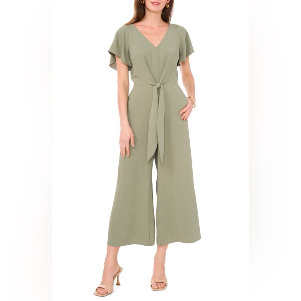 Tie Waist Crop Wide Leg Jumpsuit
Vince Camuto size X-Large